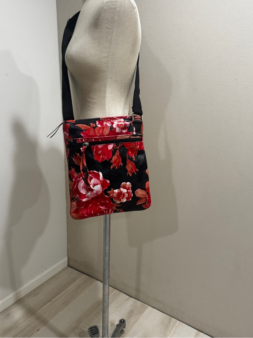Maurizio Taiuti Black Crossbody with Red Floral Print genuine leather made Italy - Picture 2 of 12
